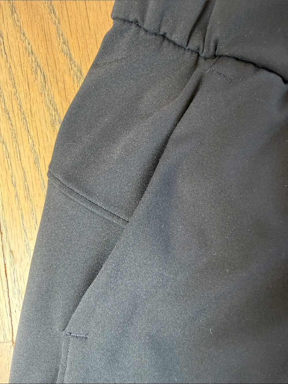 Lululemon On The Fly Short *2.5” Black Elastic-Waist Active Shorts Size 4 - Picture 8 of 13